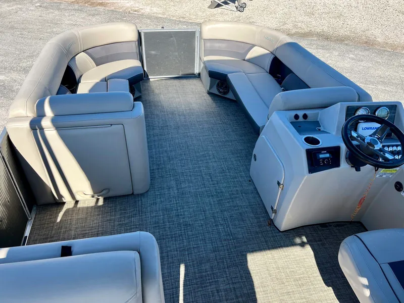 Slide: The Image of Harris 230 Cruiser 2023 - 18