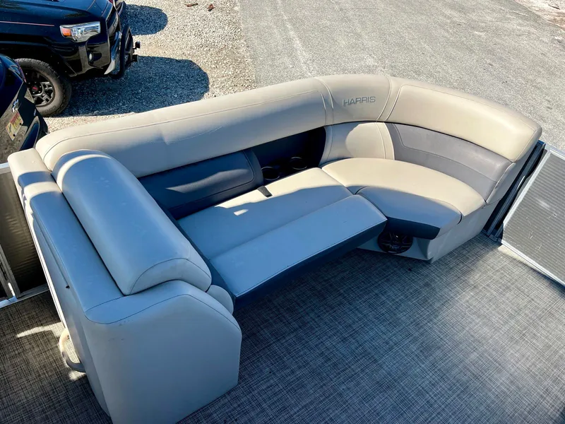 Slide: The Image of Harris 230 Cruiser 2023 - 20