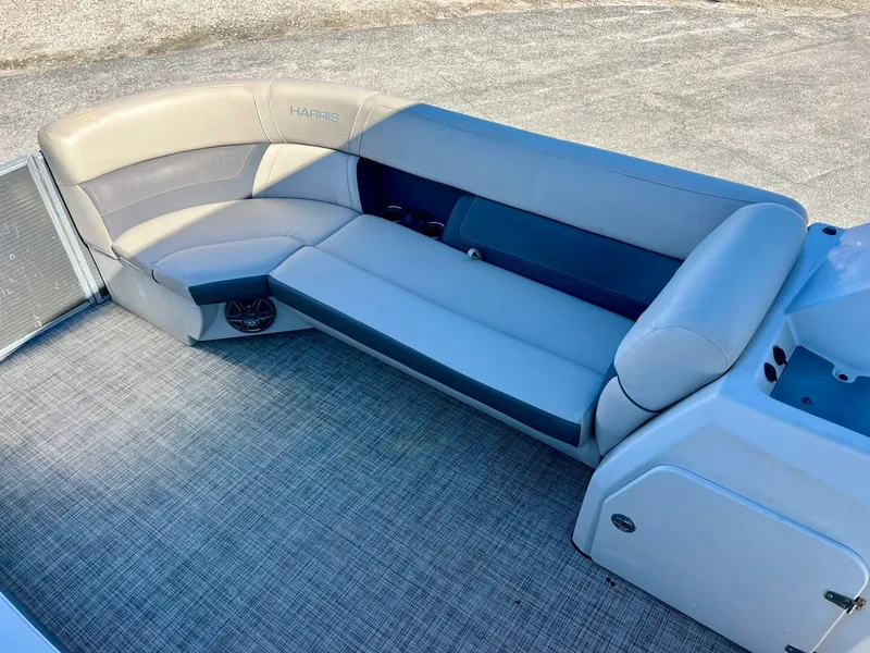 Slide: The Image of Harris 230 Cruiser 2023 - 22