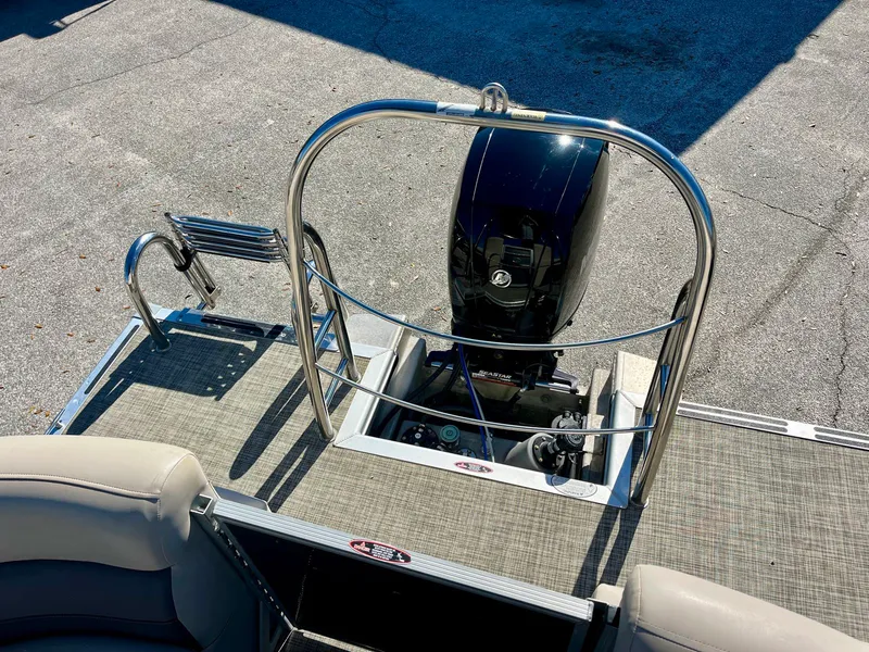 Slide: The Image of Harris 230 Cruiser 2023 - 24