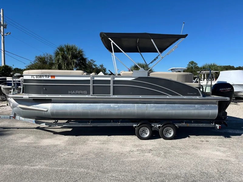 Slide: The Image of Harris 230 Cruiser 2023 - 3