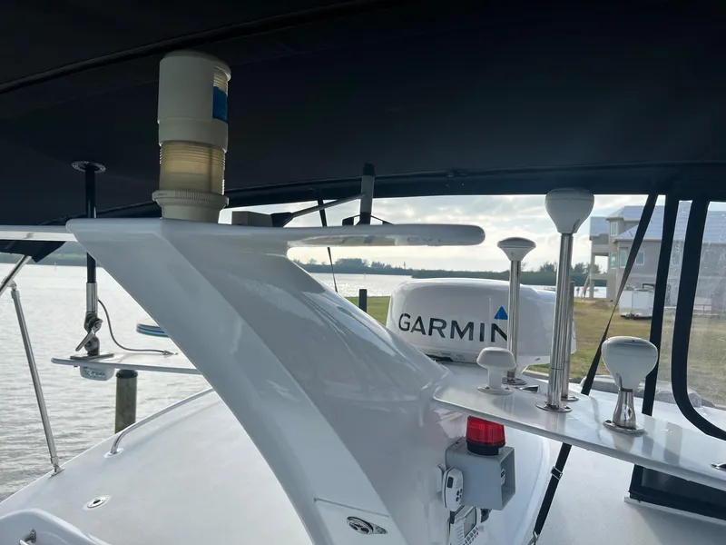Slide: The Image of Jutson 46 LRC 2000 with Garmin equipment on deck. - 23