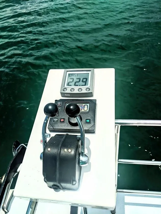 Slide: The Image of Control console of Jutson 46 LRC yacht, year 2000, on open water. - 27