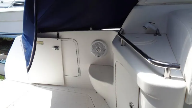 Slide: The Image of 2000 Sea Ray 290 DA for sale in Niantic, CT - 38