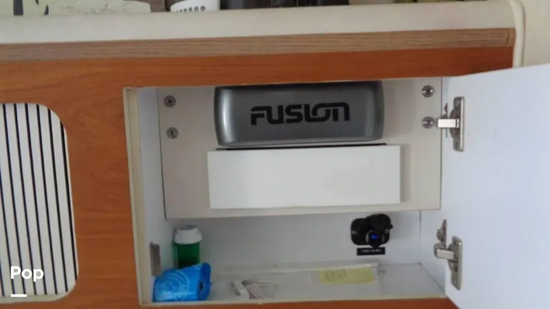 Slide: The Image of 2000 Sea Ray 290 DA for sale in Niantic, CT - 73