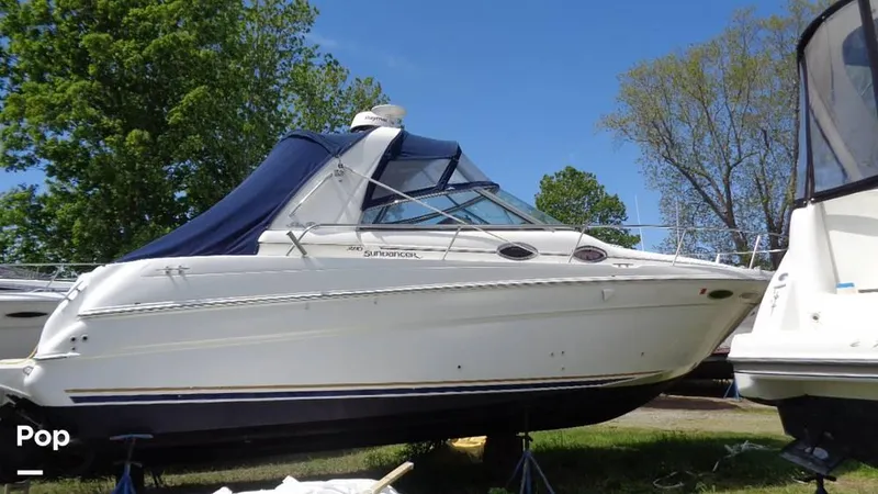 Slide: The Image of 2000 Sea Ray 290 DA for sale in Niantic, CT - 9