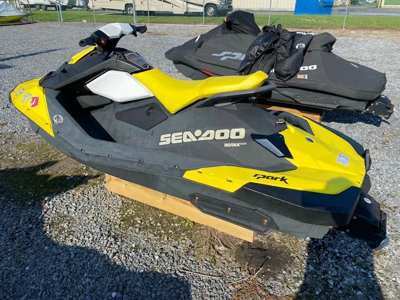 Slide: The Image of Sea-Doo Spark 2up - Rotax 900 ACE 2016 - 5
