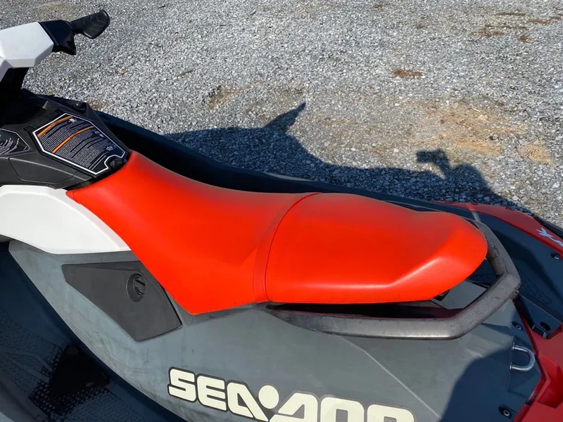 Slide: The Image of Sea-Doo Spark 2up - Rotax 900 ACE 2016 - 3