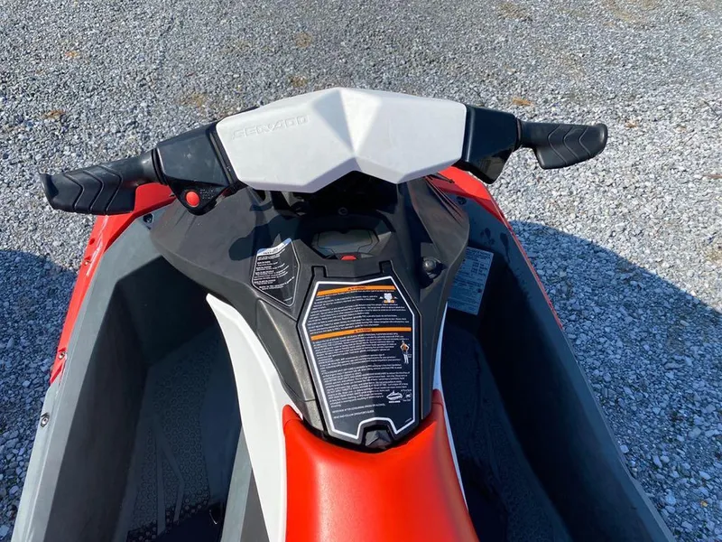 Slide: The Image of Sea-Doo Spark 2up - Rotax 900 ACE 2016 - 4