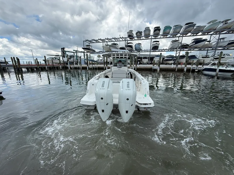 Slide: The Image of Boston Whaler 330 Outrage 2026 - 6