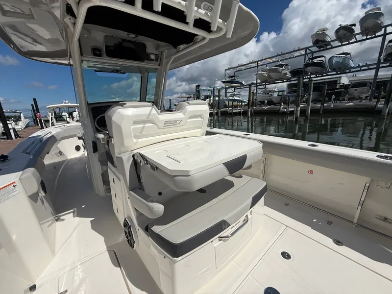Slide: The Image of Boston Whaler 330 Outrage 2026 - 24