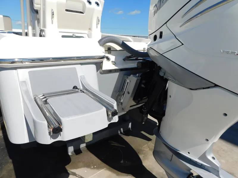 Slide: The Image of Shearwater 250 XTE 2022 - 53