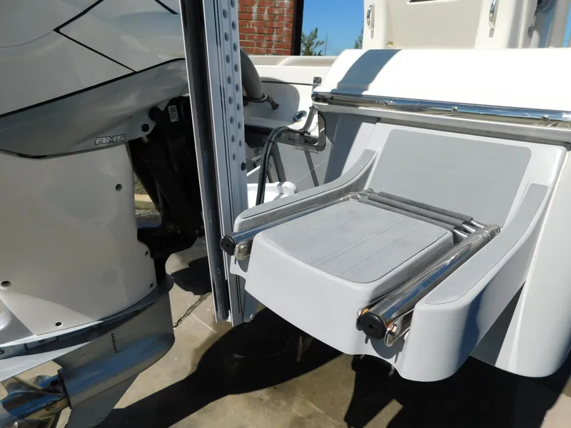 Slide: The Image of Shearwater 250 XTE 2022 - 54