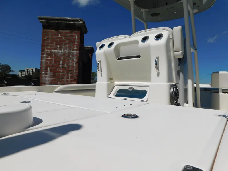 Slide: The Image of Shearwater 250 XTE 2022 - 55