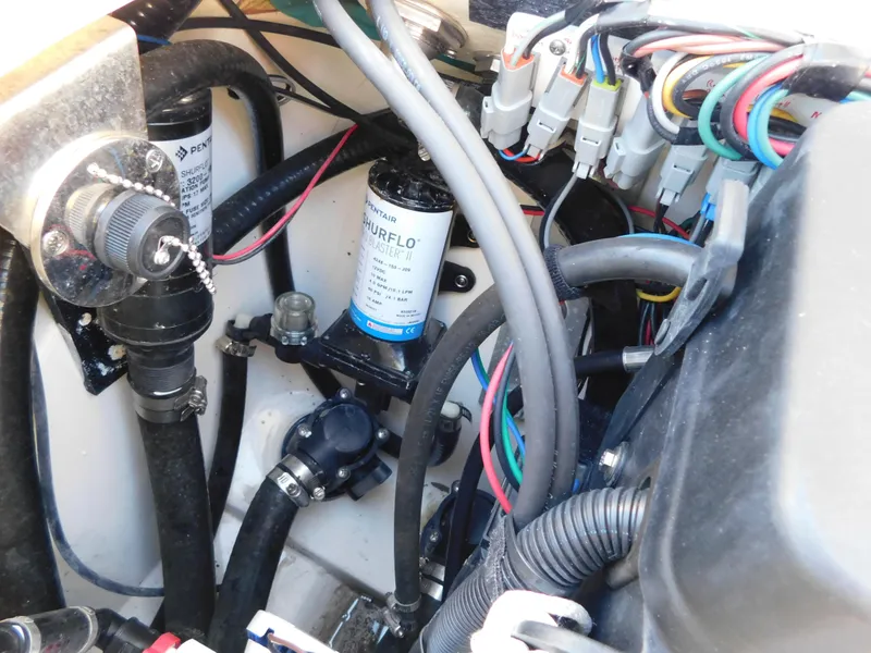 Slide: The Image of Shearwater 250 XTE 2022 - 66