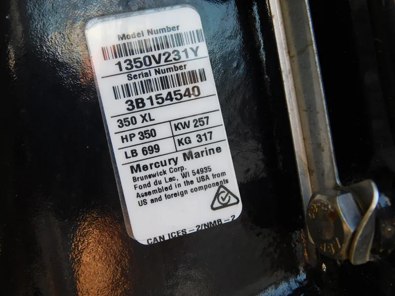 Slide: The Image of Shearwater 250 XTE 2022 - 70