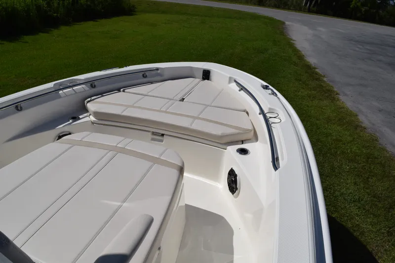 Slide: The Image of Boston Whaler 220 Dauntless 2027 - 18
