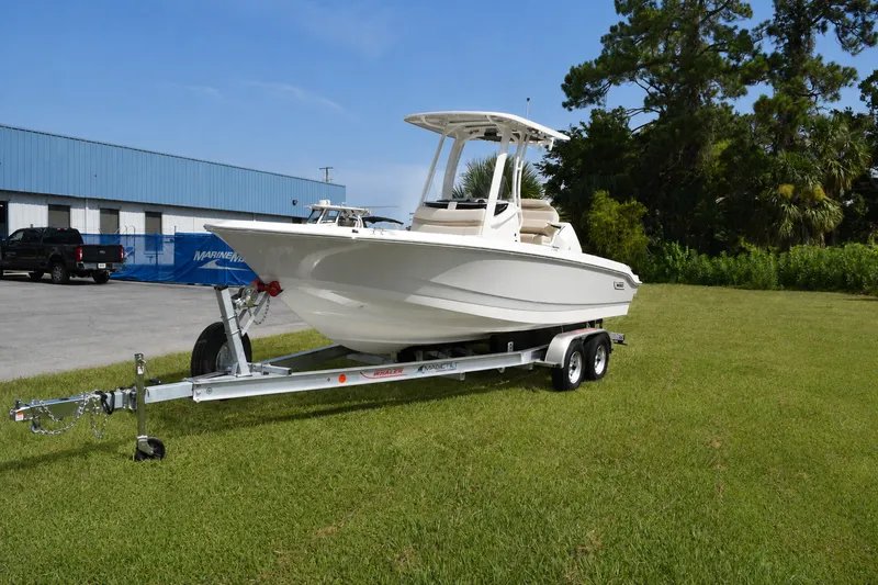 Slide: The Image of Boston Whaler 220 Dauntless 2027 - 20