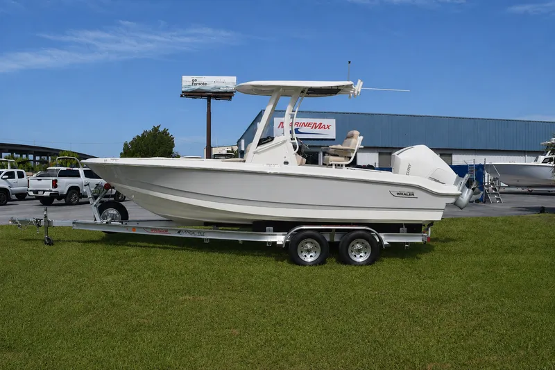 Slide: The Image of Boston Whaler 220 Dauntless 2027 - 21
