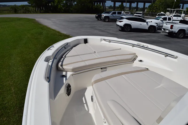 Slide: The Image of Boston Whaler 220 Dauntless 2027 - 17