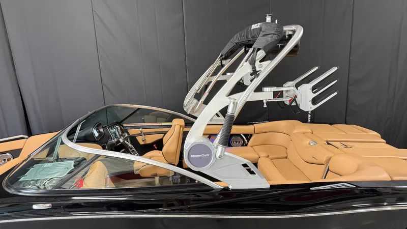 Slide: The Image of Mastercraft XT22 2019 - 5