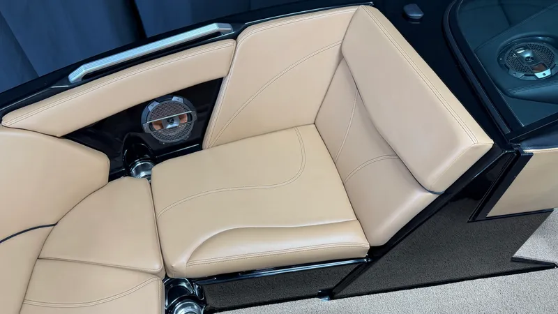 Slide: The Image of Mastercraft XT22 2019 - 82