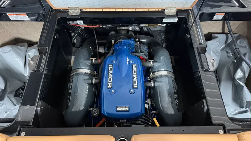 Slide: The Image of Mastercraft XT22 2019 - 20