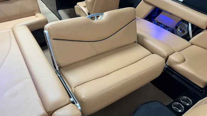 Slide: The Image of Mastercraft XT22 2019 - 34