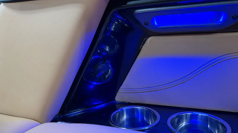 Slide: The Image of Mastercraft XT22 2019 - 27