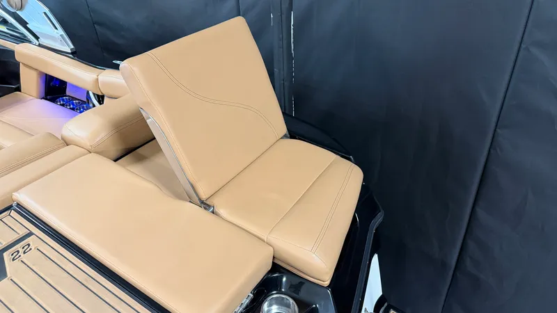 Slide: The Image of Mastercraft XT22 2019 - 15