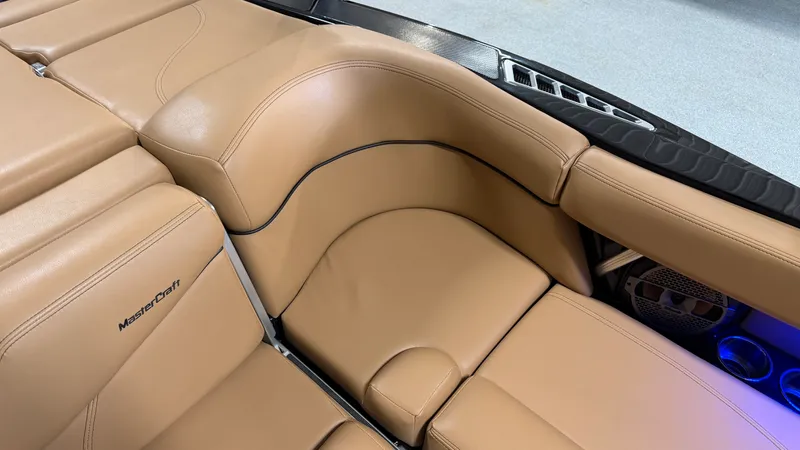 Slide: The Image of Mastercraft XT22 2019 - 35