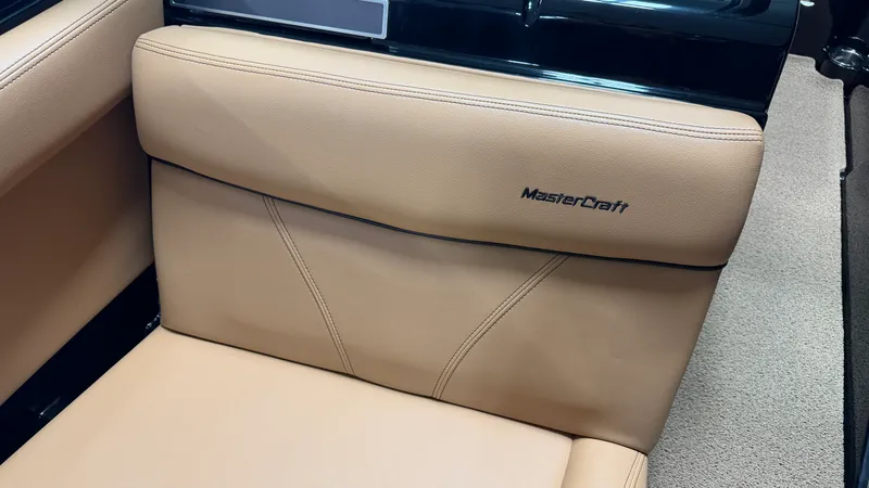 Slide: The Image of Mastercraft XT22 2019 - 48