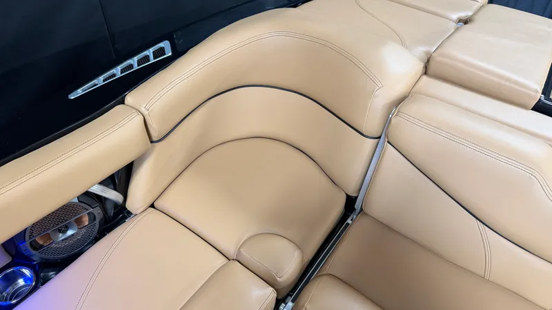 Slide: The Image of Mastercraft XT22 2019 - 30