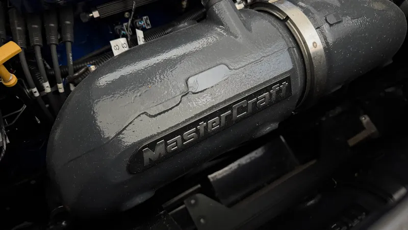 Slide: The Image of Mastercraft XT22 2019 - 22