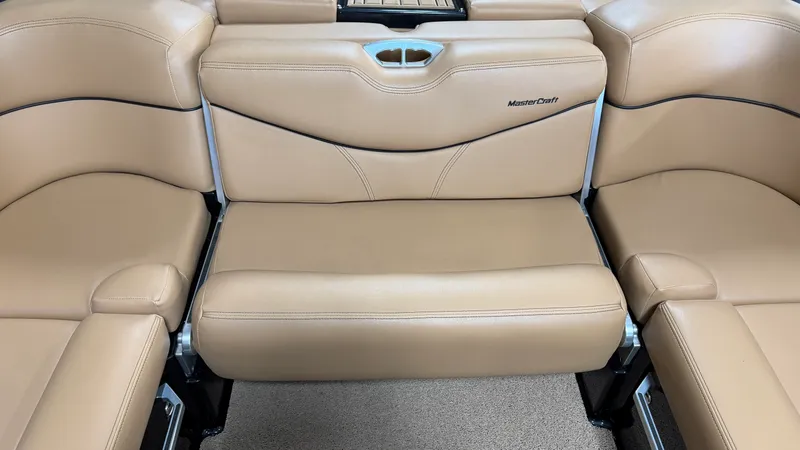 Slide: The Image of Mastercraft XT22 2019 - 32