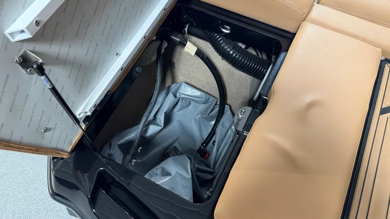 Slide: The Image of Mastercraft XT22 2019 - 13