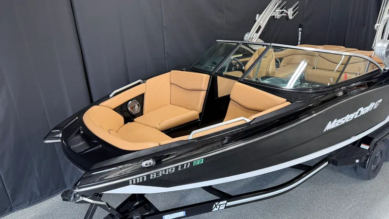 Slide: The Image of Mastercraft XT22 2019 - 4