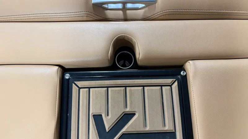 Slide: The Image of Mastercraft XT22 2019 - 18