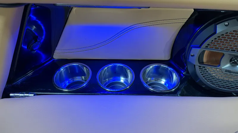Slide: The Image of Mastercraft XT22 2019 - 26