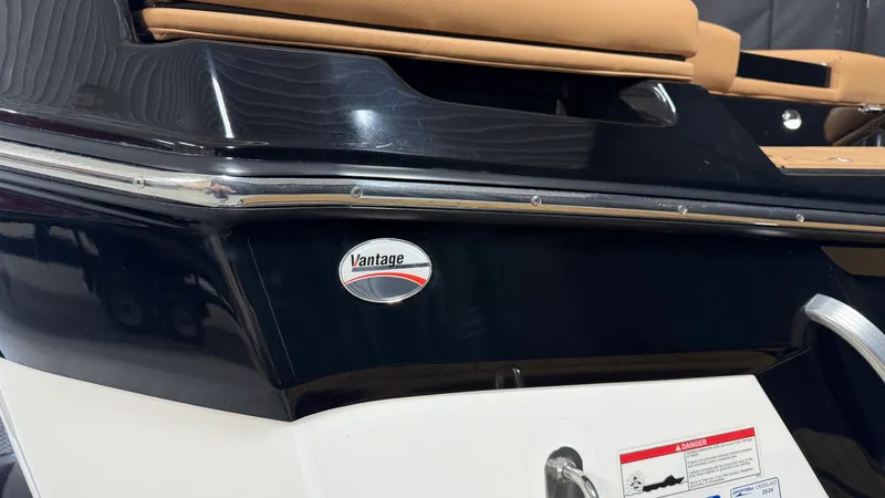 Slide: The Image of Mastercraft XT22 2019 - 9