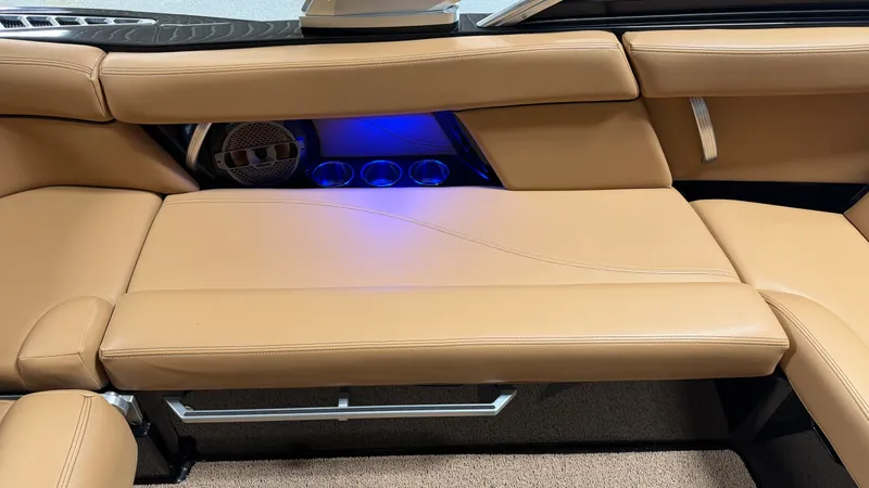 Slide: The Image of Mastercraft XT22 2019 - 38