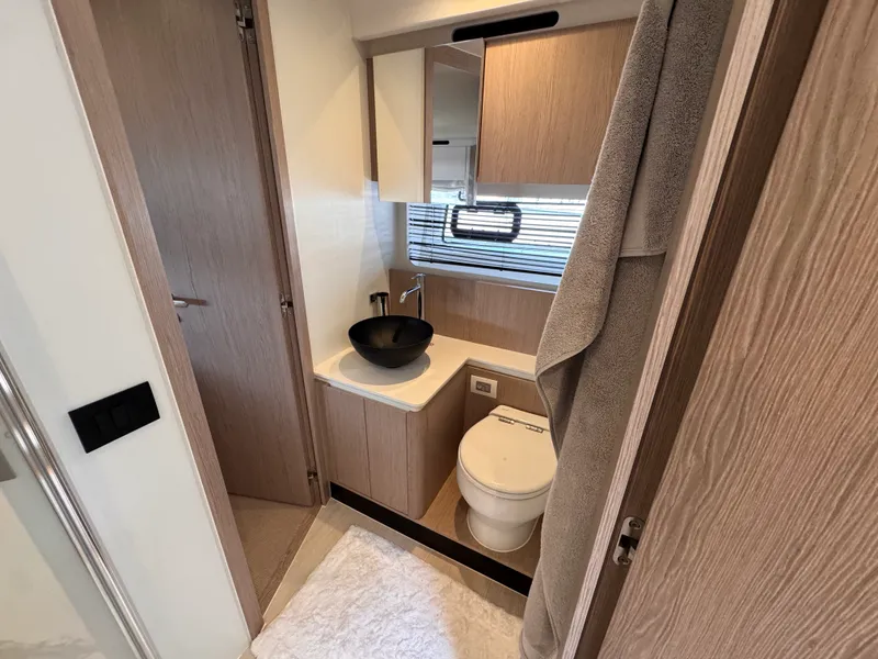 Slide: The Image of Azimut 53 FLY 2025 - 82