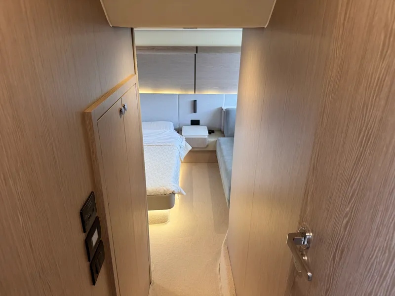 Slide: The Image of Azimut 53 FLY 2025 - 64