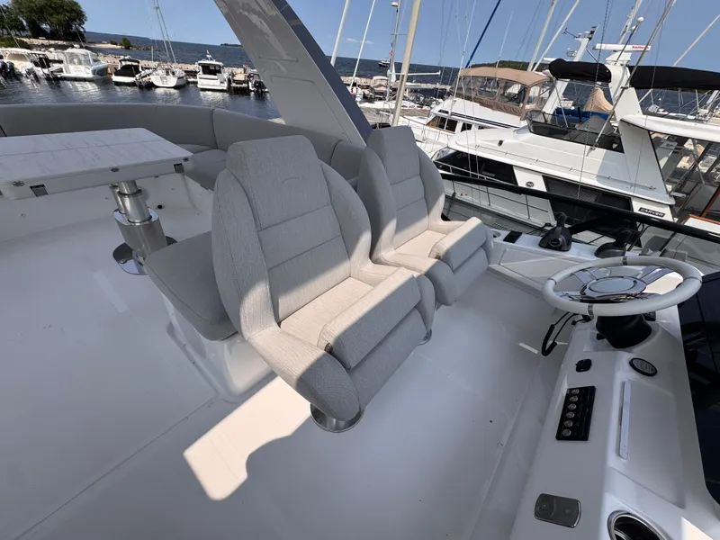 Slide: The Image of Azimut 53 FLY 2025 - 55