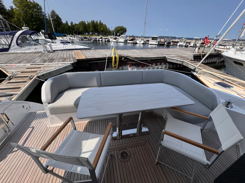 Slide: The Image of Azimut 53 FLY 2025 - 6