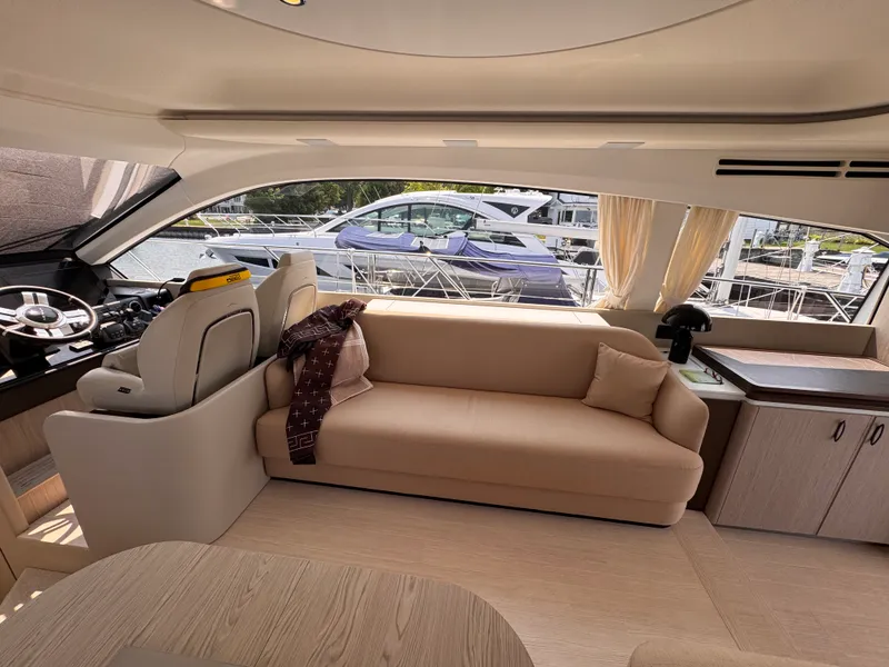 Slide: The Image of Azimut 53 FLY 2025 - 12