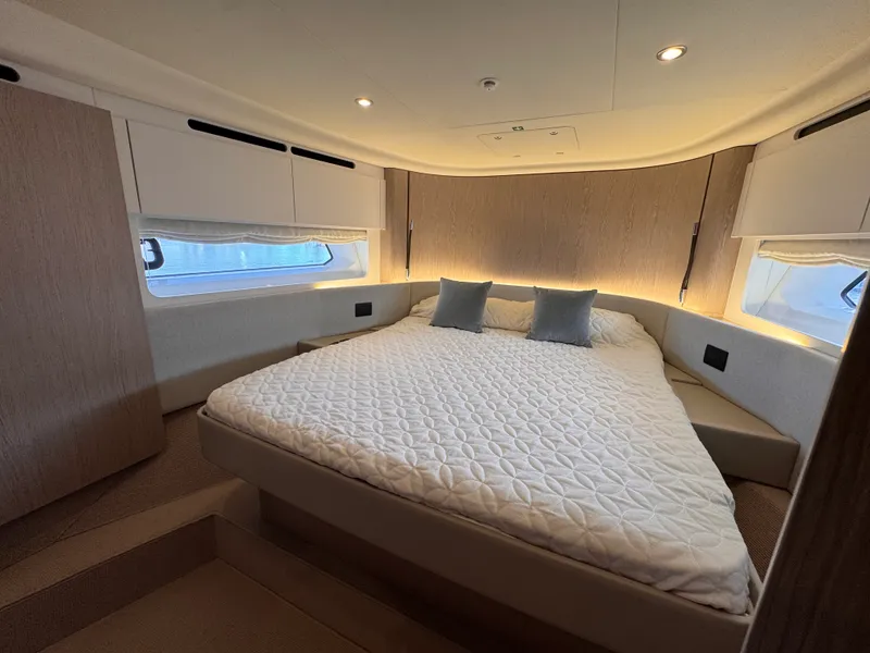 Slide: The Image of Azimut 53 FLY 2025 - 37