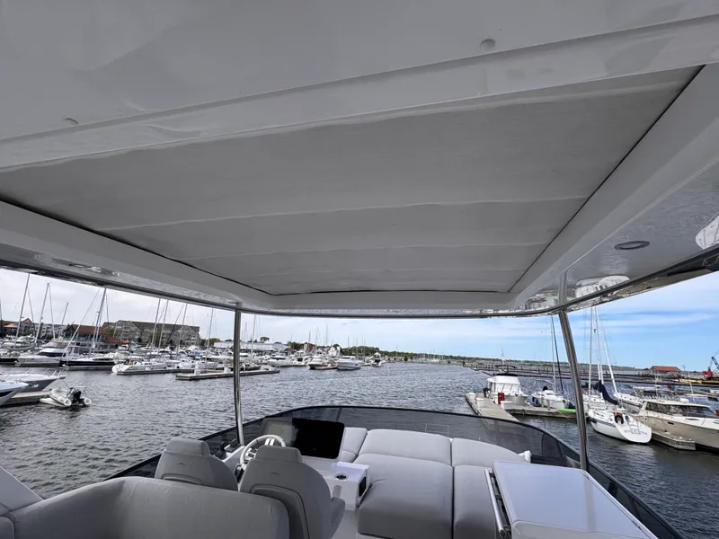 Slide: The Image of Azimut 53 FLY 2025 - 25