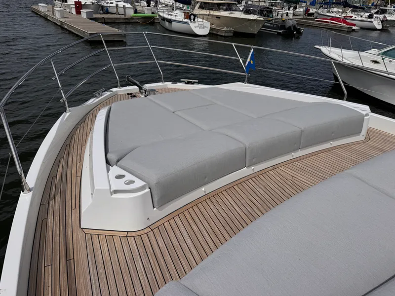 Slide: The Image of Azimut 53 FLY 2025 - 34