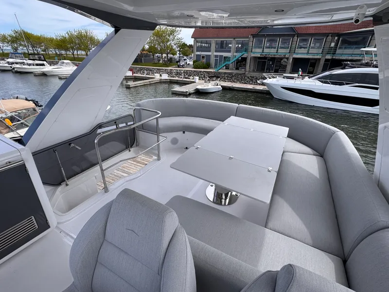 Slide: The Image of Azimut 53 FLY 2025 - 30